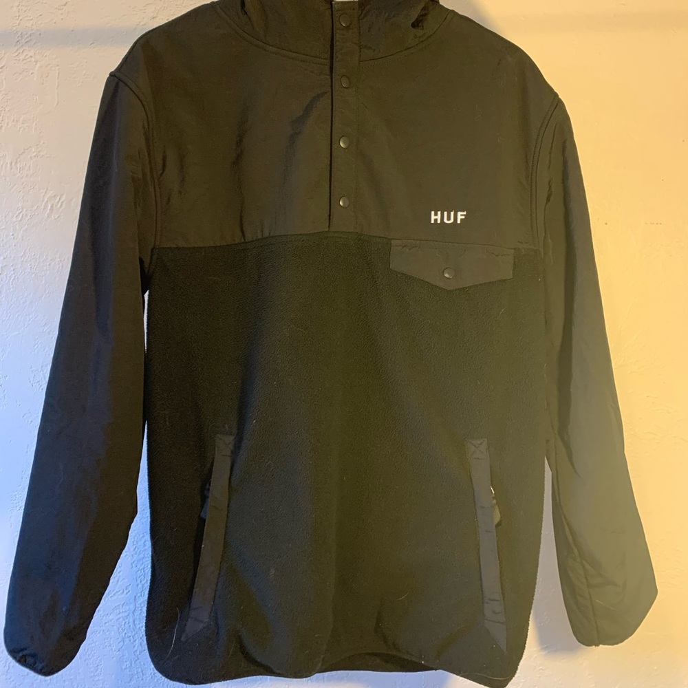 Huf black jacket, great condition! size small. hardly worn.